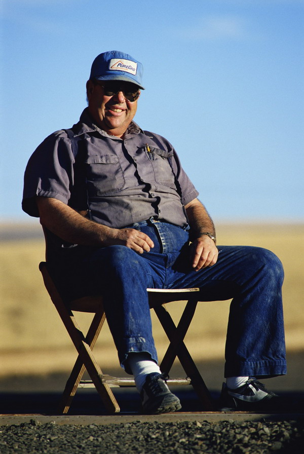  大腹便便 +帽子