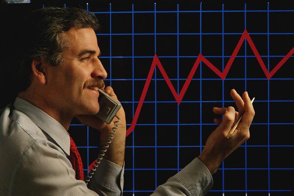 证券从业资格证_证券经纪人收入来源