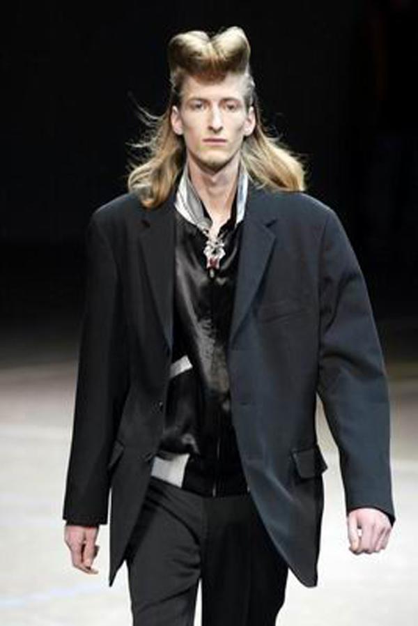巴黎2004男装冬季发布会图片-服装设计图 蓬头