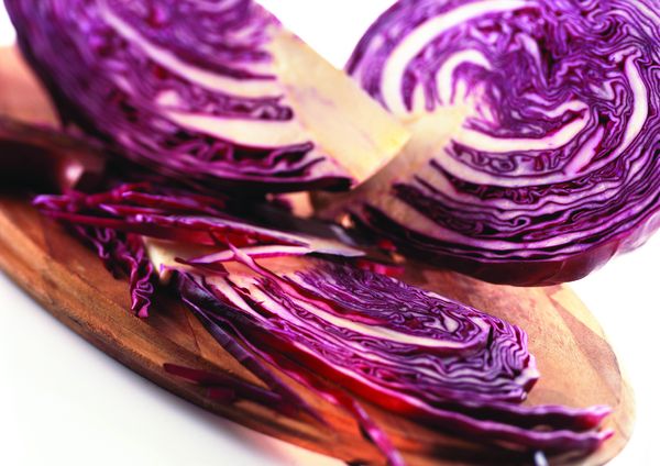 蔬果大全图片-饮食水果图 紫花菜 切成块 放刀