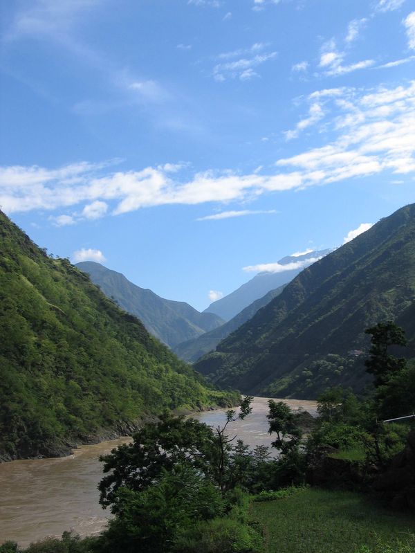 云南四川风光图片-旅游风光图 四川 峡谷 江水