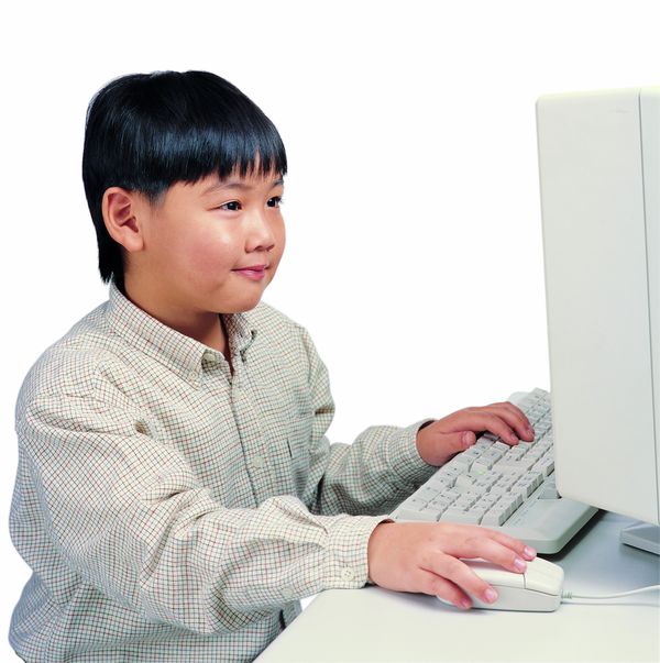 儿童生活图片-人物图 电脑 网上学习,人物,儿童
