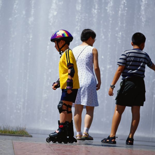 顽皮儿童图片-人物图 穿着轮滑鞋,人物,顽皮儿童