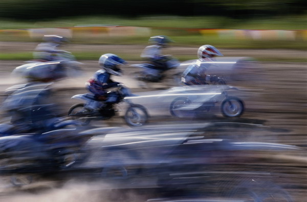 比赛运动图片-运动图 刺激 速度 危险 摩托车,运
