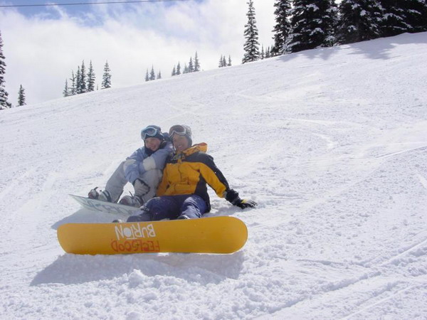 冬季运动图片-运动图 滑雪 滑坡 冲击 雪球 滑板