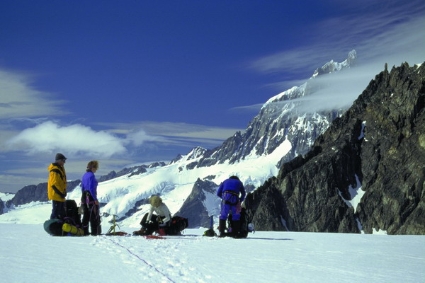 冬季运动图片-运动图 雪地 户外运动 雪山,运动