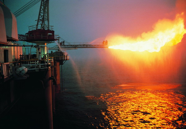工业制造图片-工业图 资源 环保 石油 经济 可持