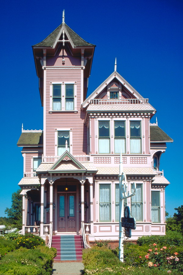 园林别墅图片-园林图 闭门 淡红色 十字架 门口