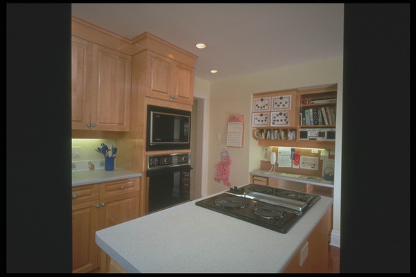 室内装饰图片-装饰图 白色大理石桌面 不锈钢灶