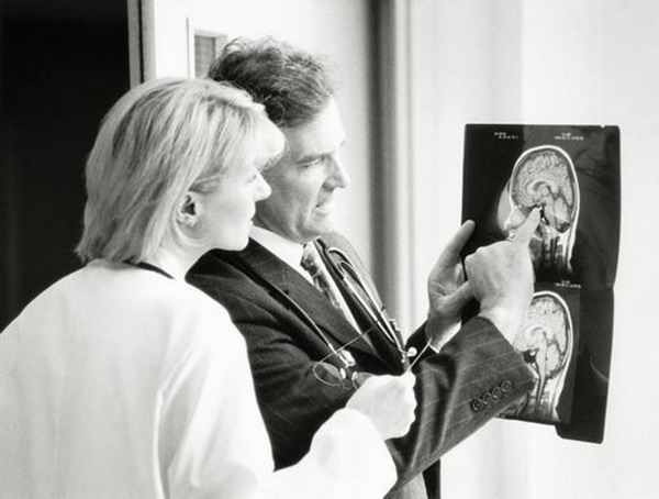 现代医疗图片-医学医药图 脑部 扫描照片 专家