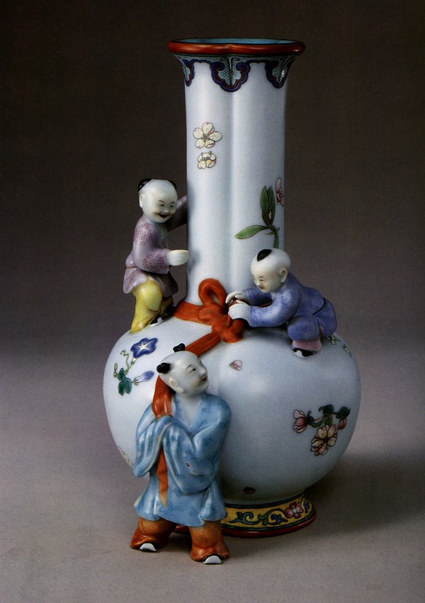 古典瓷器图片-中国传统图 白瓷 花饰 藏品 陈列
