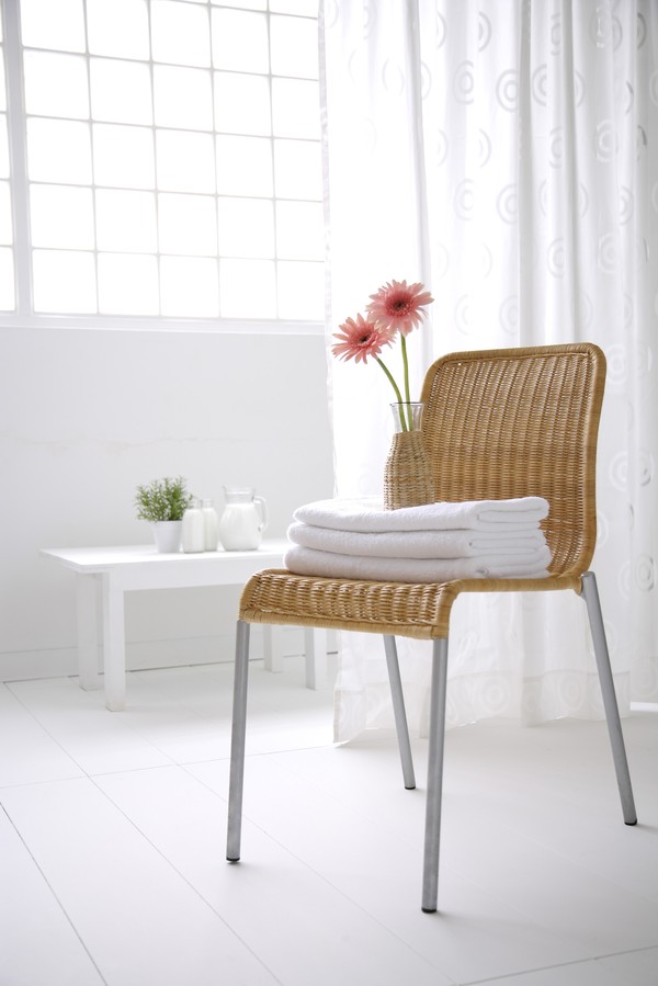 <em>女性</em>健康<em>生活</em>图片-<em>生活</em>图 家居 藤椅 鲜花 摆放