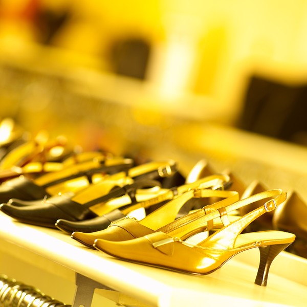 时尚购物图片-生活图 时尚鞋店 女士鞋子 金色