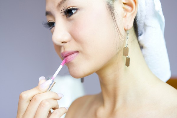 美丽大王 梳妆打扮 涂唇膏 美容彩妆图片-美容图