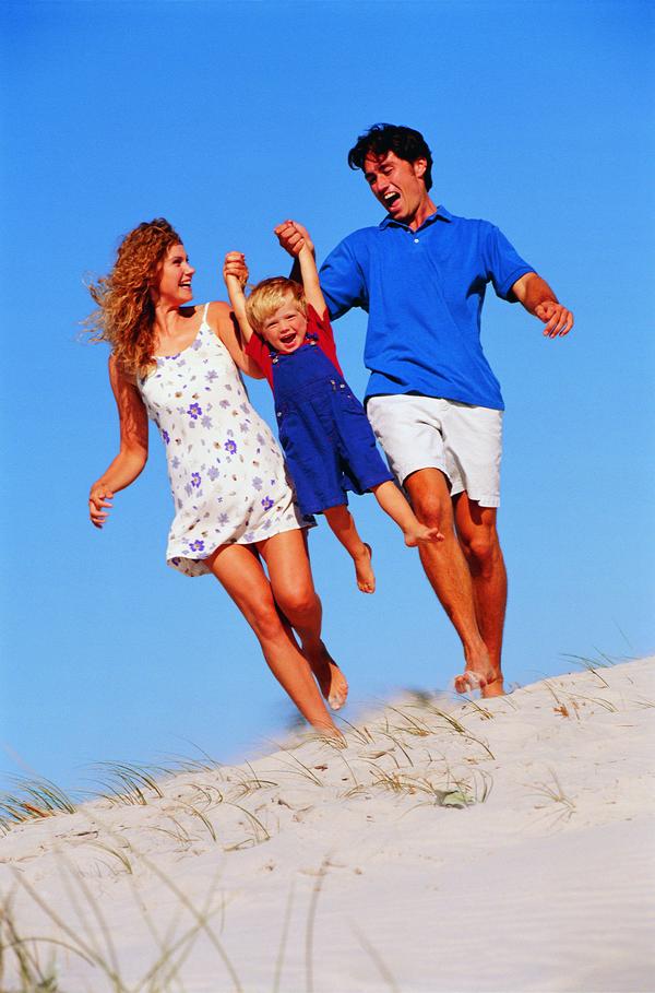 健康家庭图片-人物图 提起 幼小 孩子,人物,健康