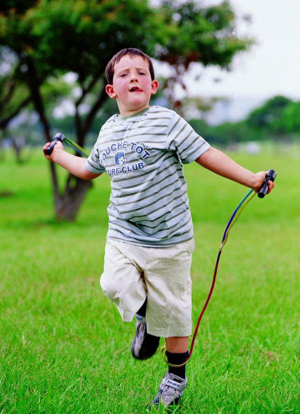 儿童游戏图片-人物图+跳绳