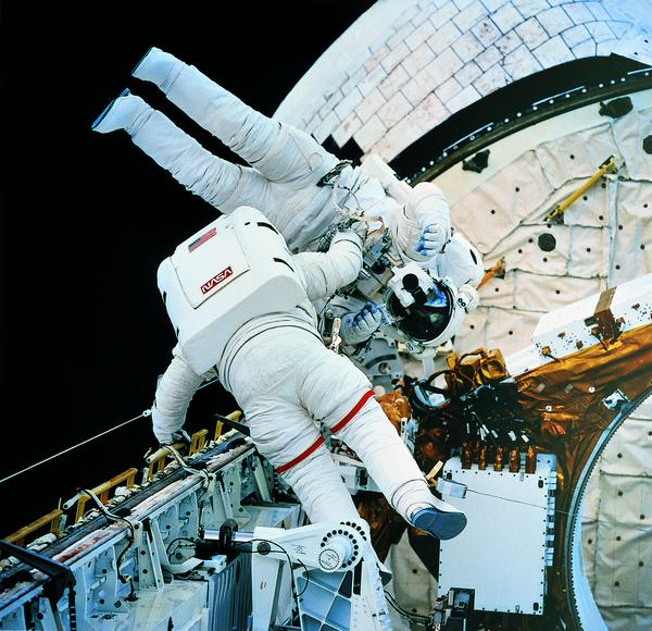宇宙探索图片-科技图 回舱 过程 步聚,科技,宇宙探索