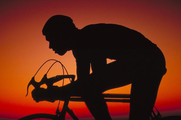 赛车图片-运动图 骑自行车 弯腰 身影,运动,赛车