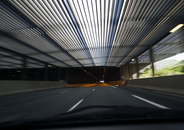 都市空间图片-建筑图 桥下 道路 行车,建筑,都市空间