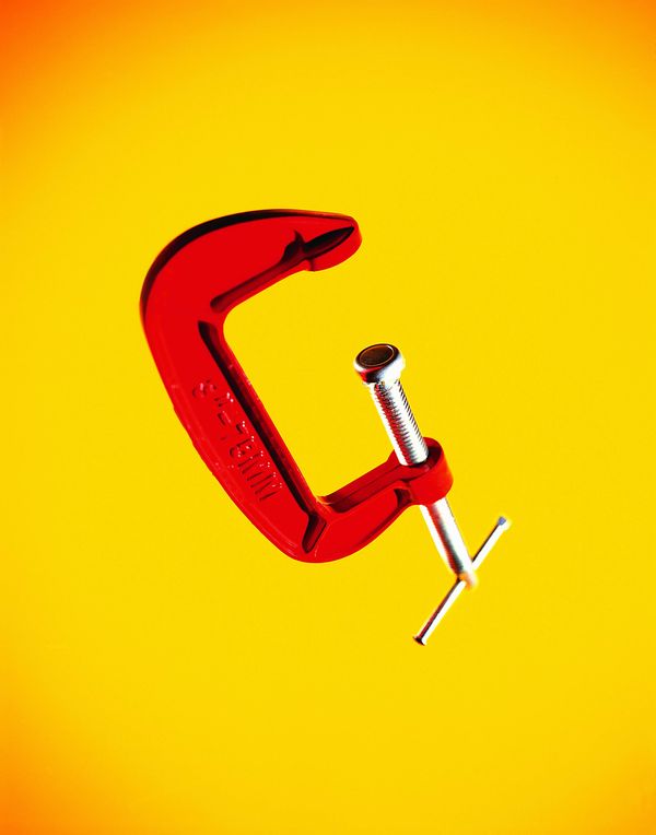 工业工具图片-工业图 金属器物 卡子 铁钉穿过