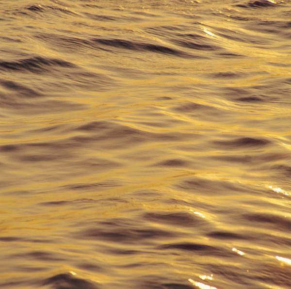 运动水波图片-综合图+起风