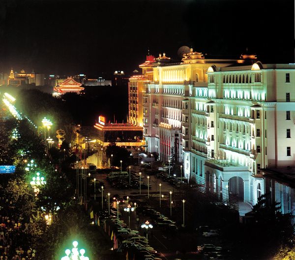 东长安街景 商业 夜市 繁华,七彩之夜图片-首都